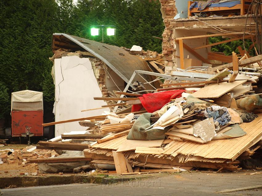 Hausexplosion Bruehl bei Koeln Pingsdorferstr P456.JPG